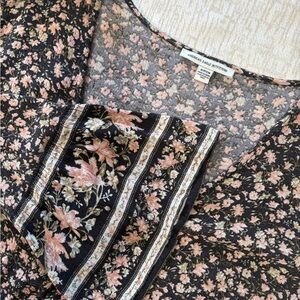 American Eagle Outfitters Navy and Pink Floral Blouse